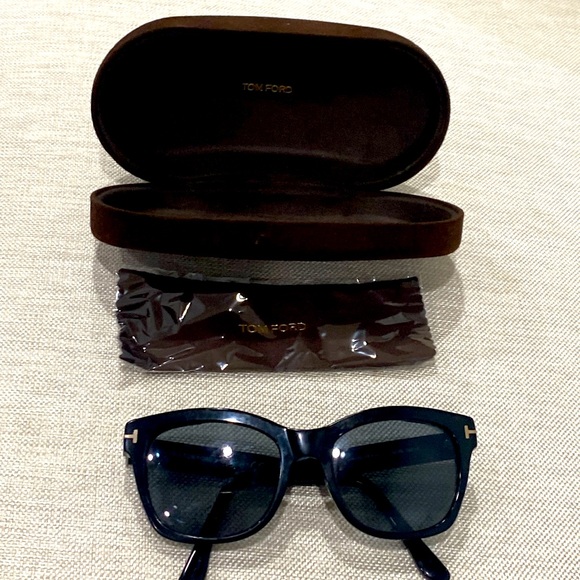 Tom Ford black Polarized Sunglasses ?️ TF 614. O1C 62 19 